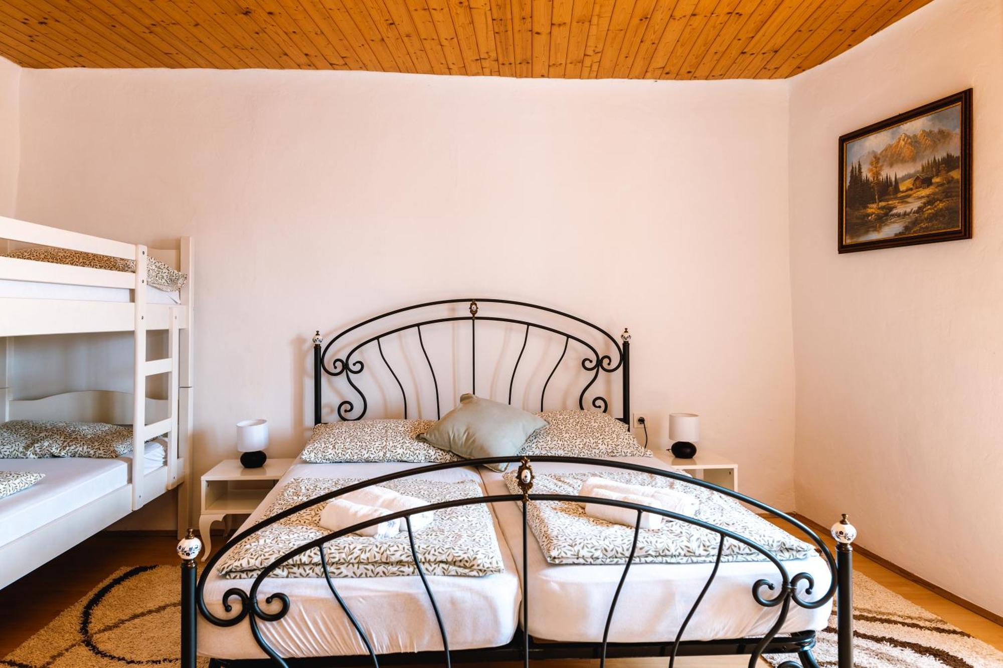 Apartment Valetovi Štanjel Eksteriør billede