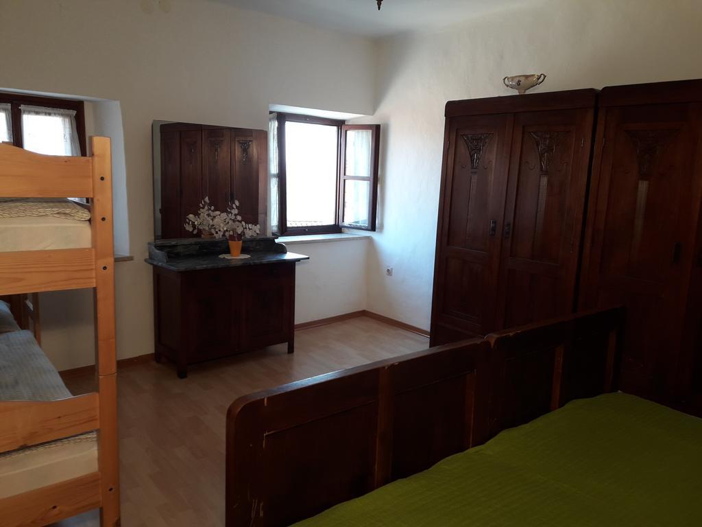 Apartment Valetovi Štanjel Eksteriør billede